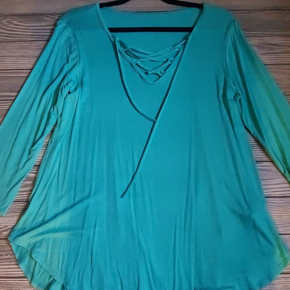 Mint Embroidered  Top S,M,L - Picture 3 of 4